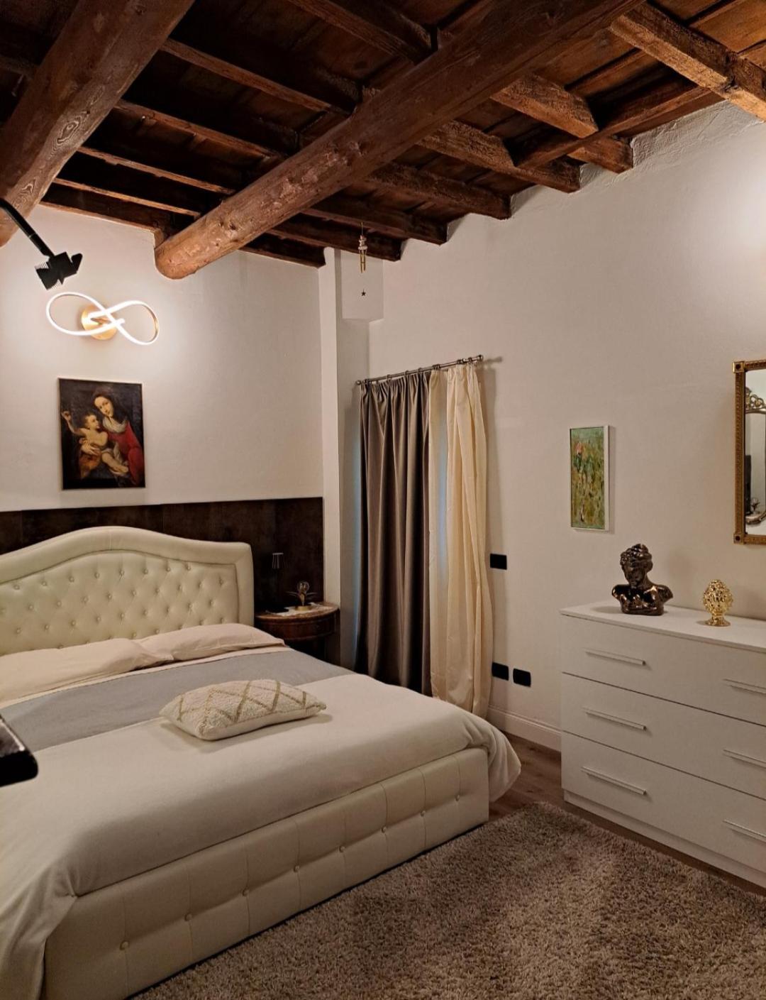 Centro Storico Luxury Smeraldo Suite: Historic Elegance With Hydromassage Apartamento *